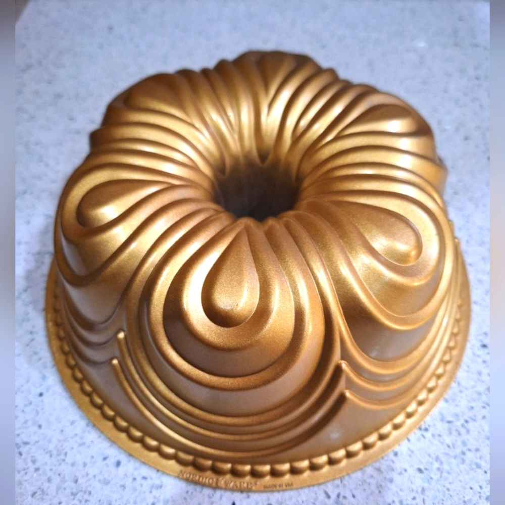 Nordic Ware Gold Swirl Bundt Cake Pan